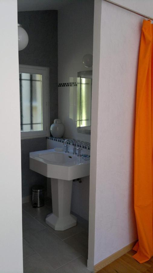 A L'Est D'Uzes Villa Saint-Siffret Room photo